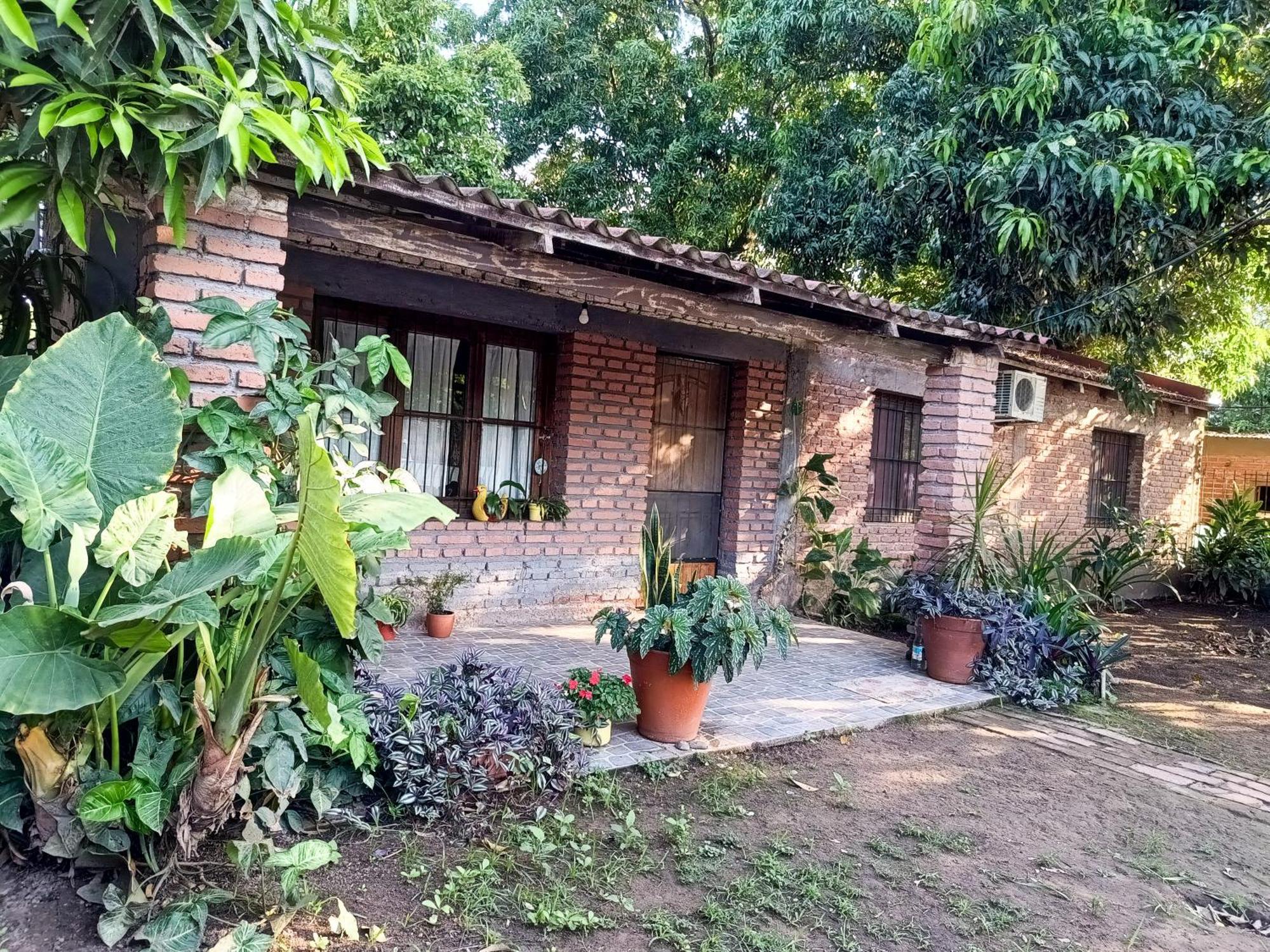 Entre Mangos Y Tucanes Calilegua Exteriör bild